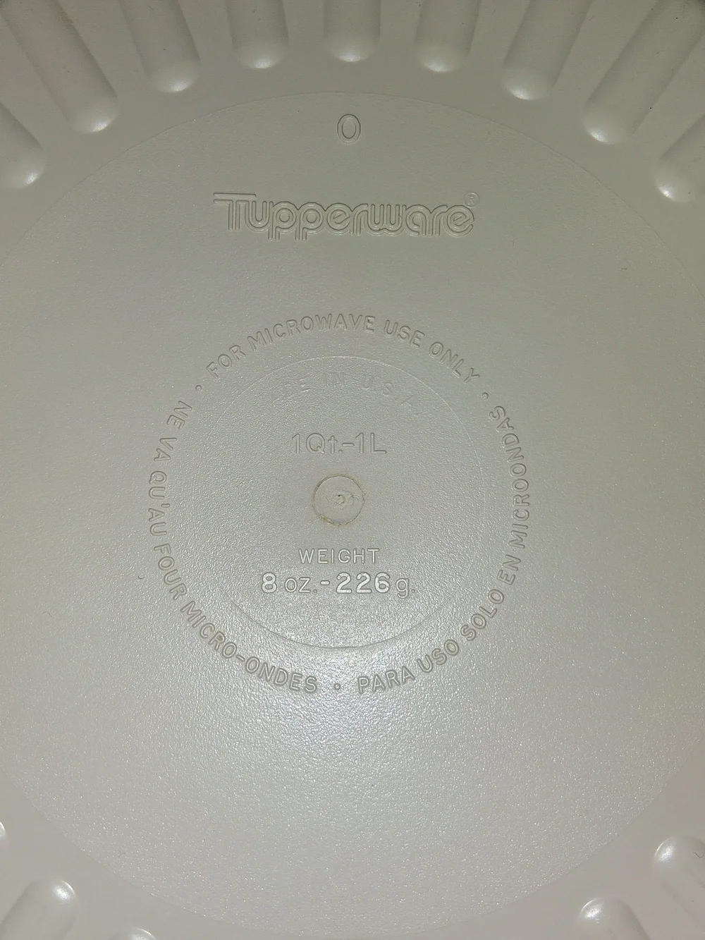 Vintage Tupperware Microwave Casserole Dish With Lid Beige 1 Quart Micro-Cook